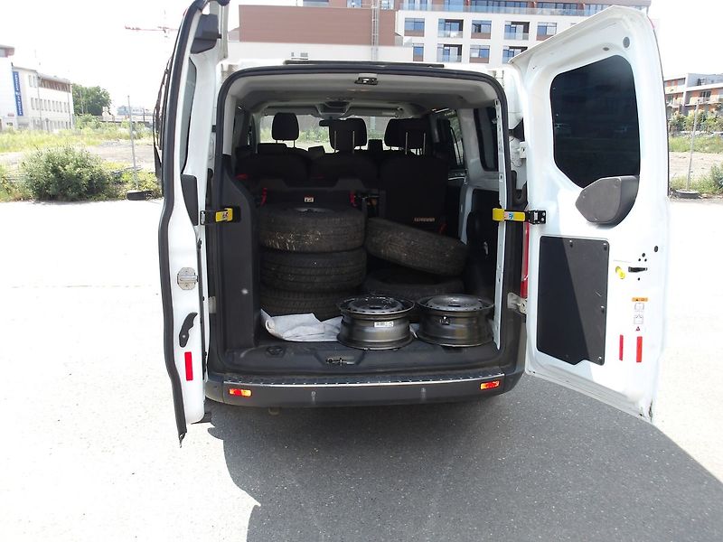 Ford Transit 2,2TDCi 8 míst !! Po rozvodech - fotka 23 z 27