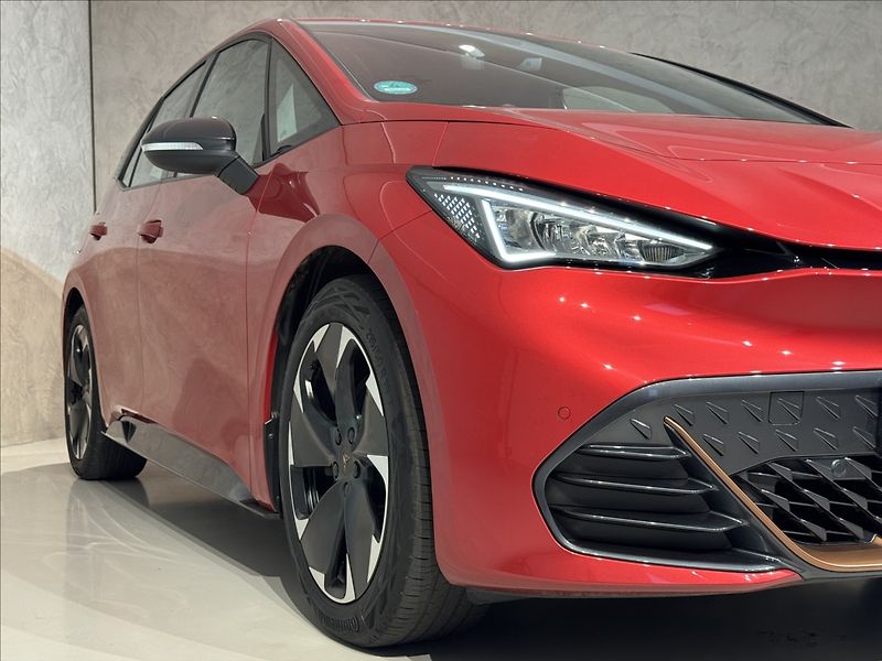 Cupra Born 150kW LED Kamera Tepelko - fotka 6 z 47