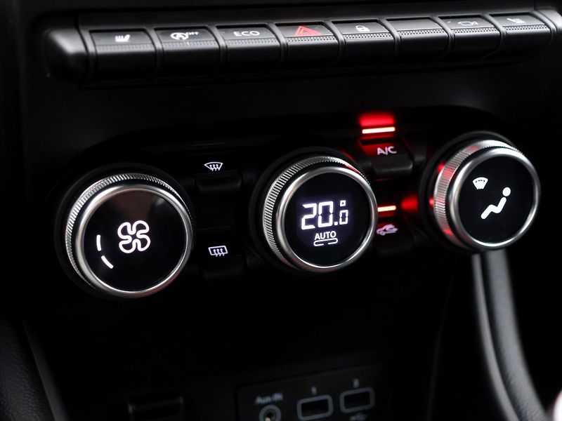Renault Captur 1,0 TCe 74kW CZ Intens 1.Maj. - fotka 24 z 33