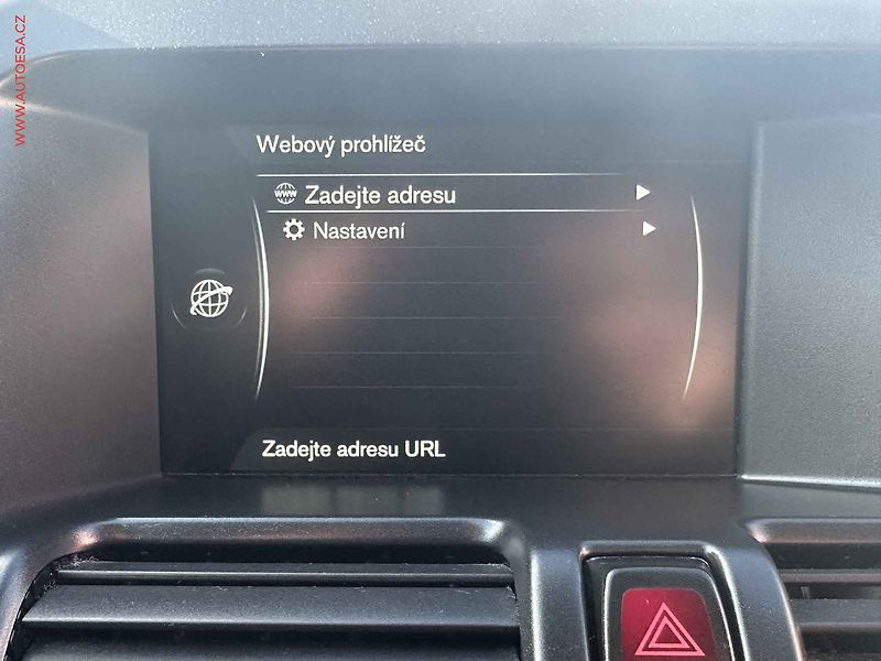Volvo XC60 (2015) 2.0 D3, 2.maj,ČR, servis - fotka 17 z 23