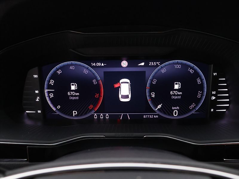 Škoda Superb 1,5 TSI 110kW L&K DSG CZ DPH - fotka 18 z 34