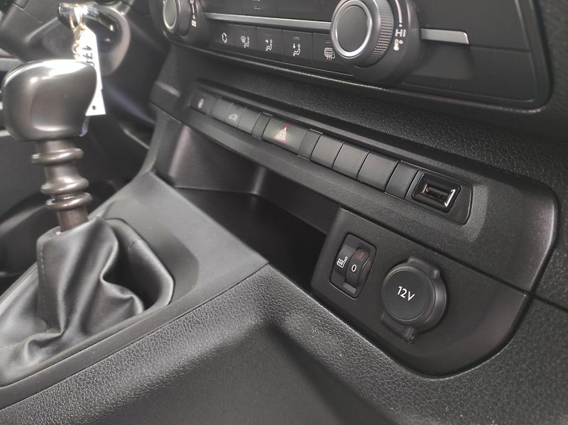 Toyota ProAce 1,5D-4D L1, v REZERVACI - fotka 12 z 34
