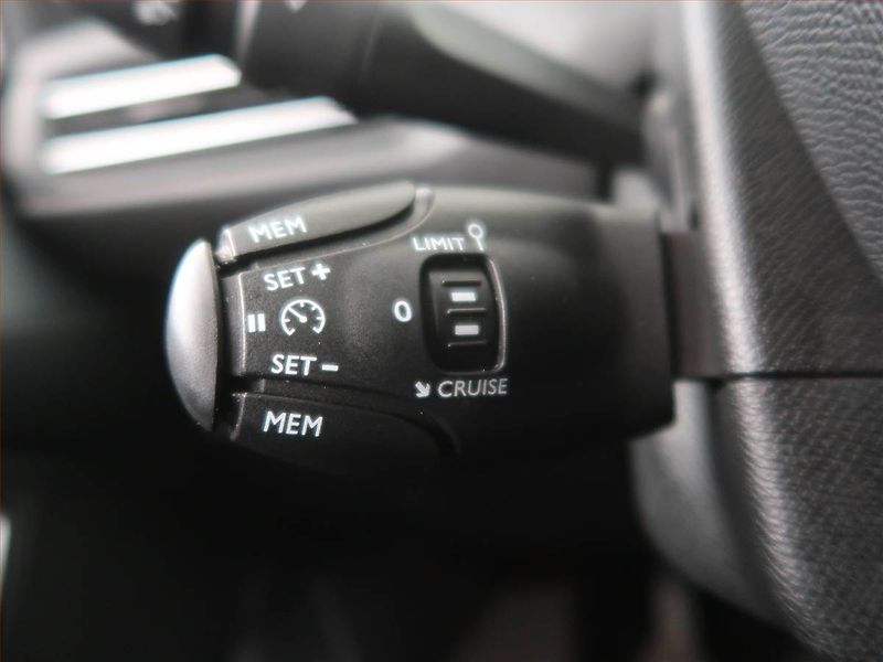 Peugeot 308 (2016) 2.0 BlueHDi, Navi, Tempomat - fotka 17 z 23