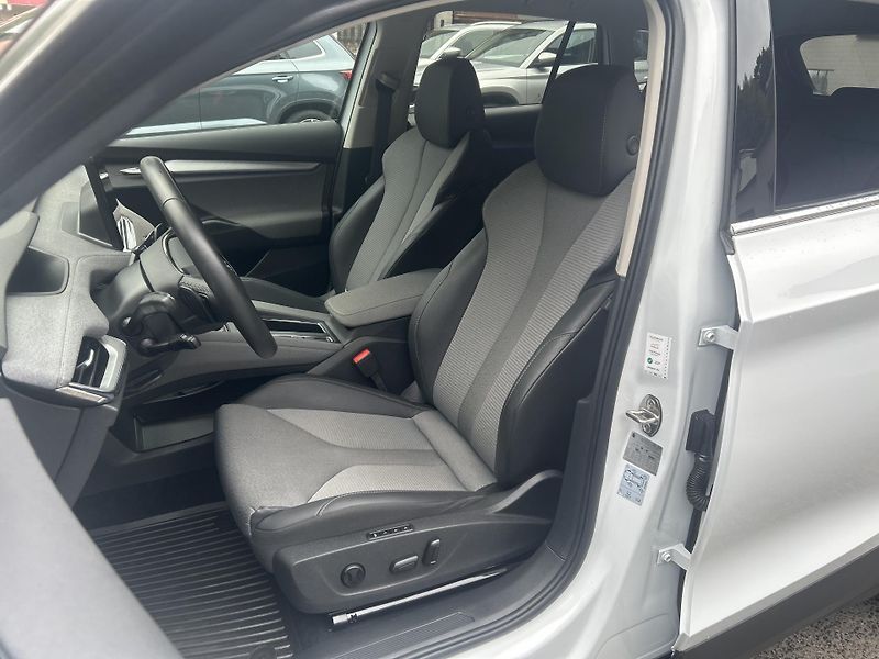 Škoda Enyaq 150kw, iV80 19ALU SOH 90% - fotka 40 z 51