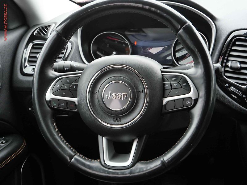 Jeep Compass (2019) 2.0 Multijet, 1.maj,ČR, AT - fotka 13 z 23