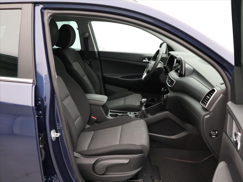 Hyundai Tucson 1,6 CRDI 100 kW CZ 1.Maj. - fotka 13 z 30