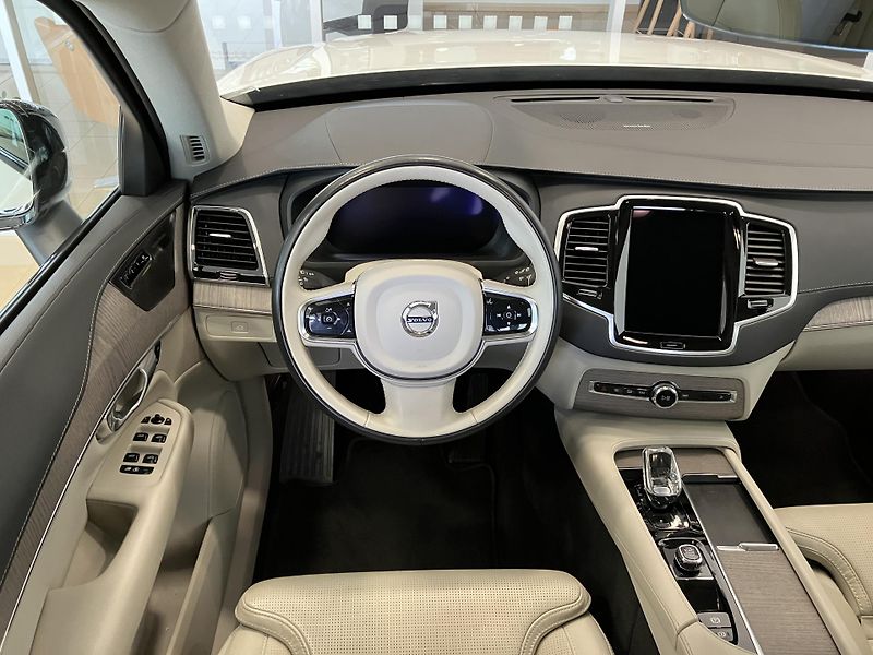 Volvo XC90 B5 AWD Ice Line Plus Dark AT8 - fotka 20 z 50