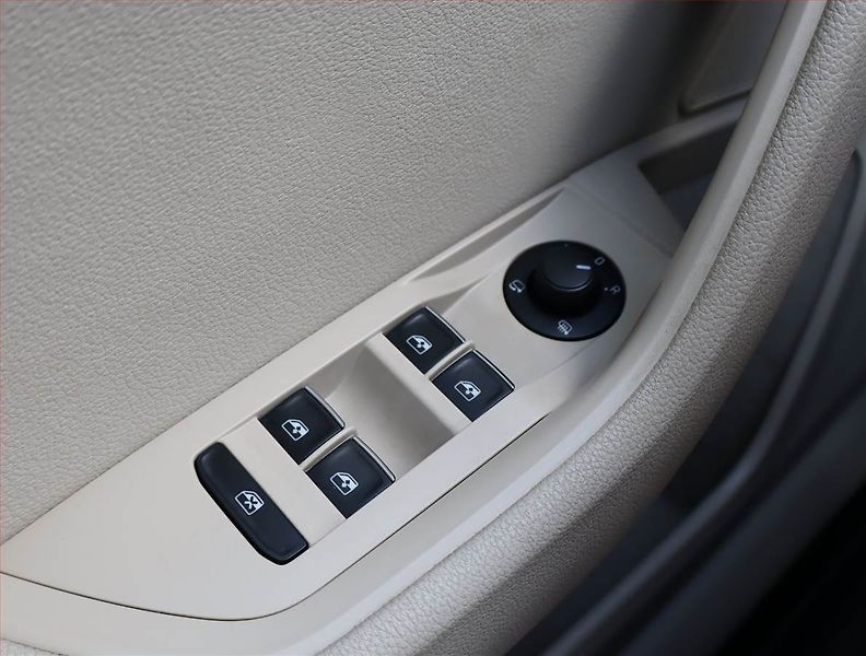 Škoda Superb (2017) Laurin&Klement 2.0 TSI - fotka 19 z 24