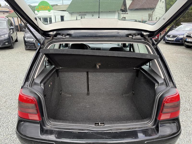 Volkswagen Golf 1.6i - fotka 12 z 13