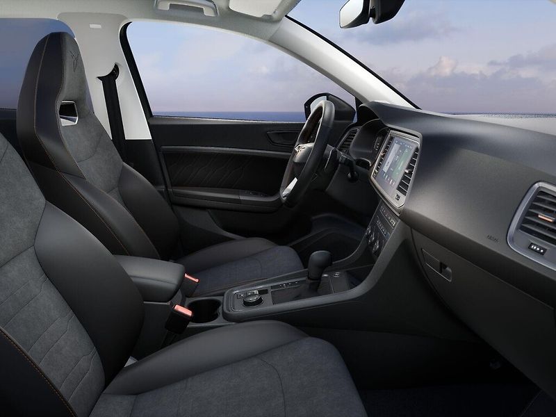 Cupra Ateca (2026) 2.0 TSI 140kW DSG 4WD - fotka 8 z 8