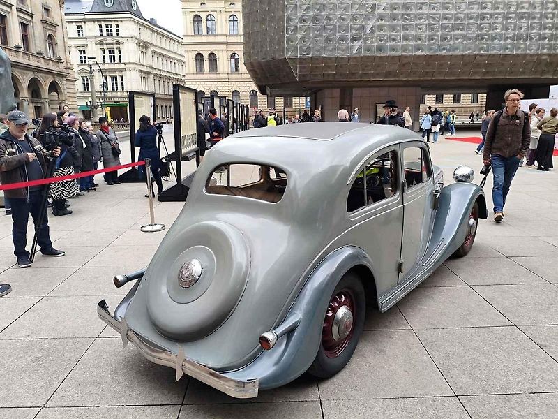 Automobil Z-5 Express ze sbírek Národního technického muzea, jímž jezdil nacisty popravený protektorátní premiér generál Alois Eliáš.