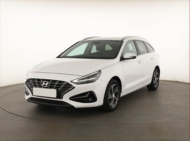 Hyundai i30 (2023) Smart 1.0 T-GDI, ČR,1.maj - fotka 2 z 15