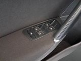 Volkswagen Golf (2014) Highline 1.6 TDI, Navi - náhled 15