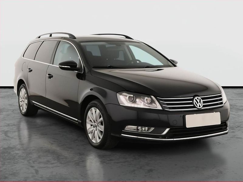 Volkswagen Passat (2012) 1.6 TDI, Xenony, Park. senzory - fotografie inzerátu