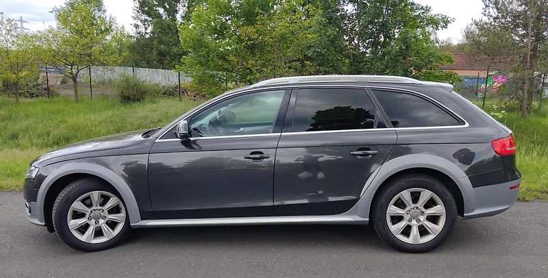 Audi A4 Allroad (2011) Audi A4 Allroad 2.0 TDI 105kw - fotka 11 z 12