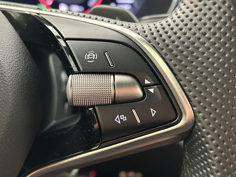Škoda Octavia 2.0 TSI 4x4 SportLine - fotka 22 z 31