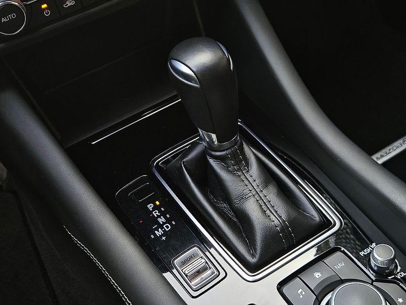 Mazda 6 2.5i SKYACTIV-G TAKUMI 6AT - fotka 28 z 38