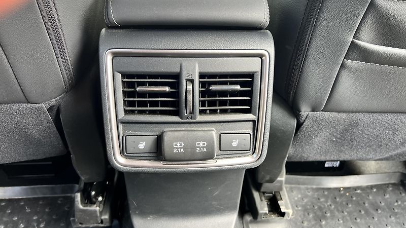 Subaru Forester 2.0 E-BOXER EXECUTIVE - fotka 12 z 14