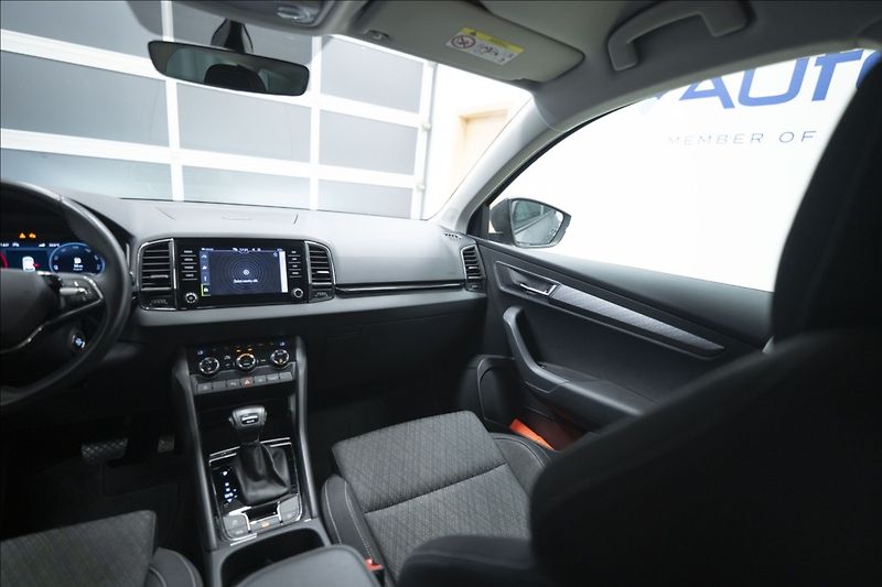 Škoda Karoq 2,0 TDI DSG 4x4 NAVI KAMERA ČR - fotka 14 z 40