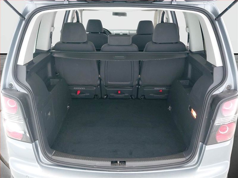 Volkswagen Touran (2008) Cross 1.9 TDI, Automat - fotka 14 z 21