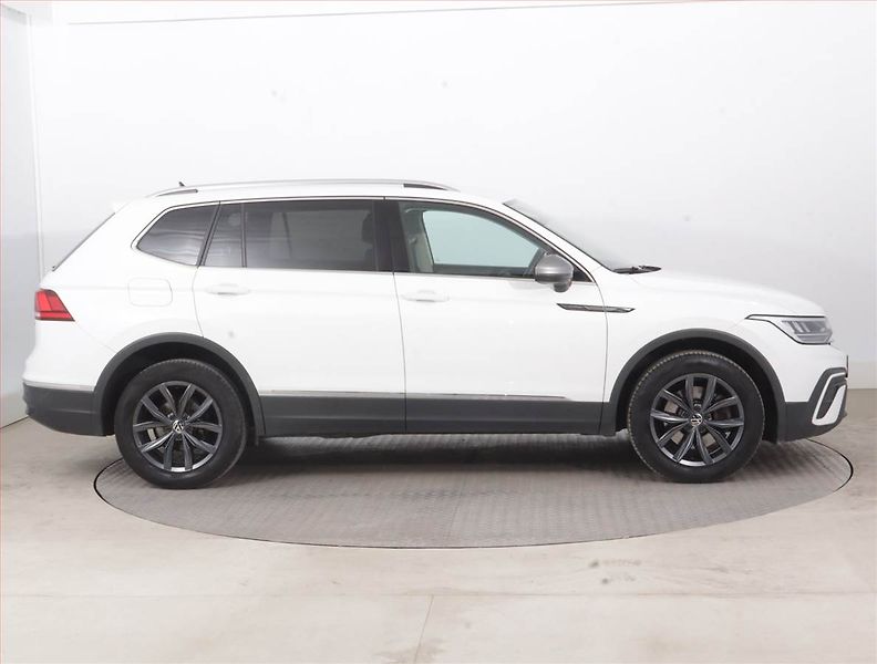 Volkswagen Tiguan Allspace (2023) Life 2.0 TDI - fotka 6 z 17