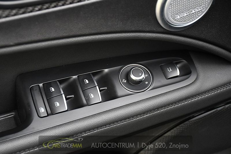 Alfa Romeo Stelvio 2.9V6 Bi-T SPARCO REZERVACE - fotka 24 z 54
