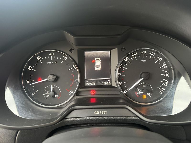 Škoda Octavia (2013) 1.8 TSI 132kw ČR - fotka 15 z 18