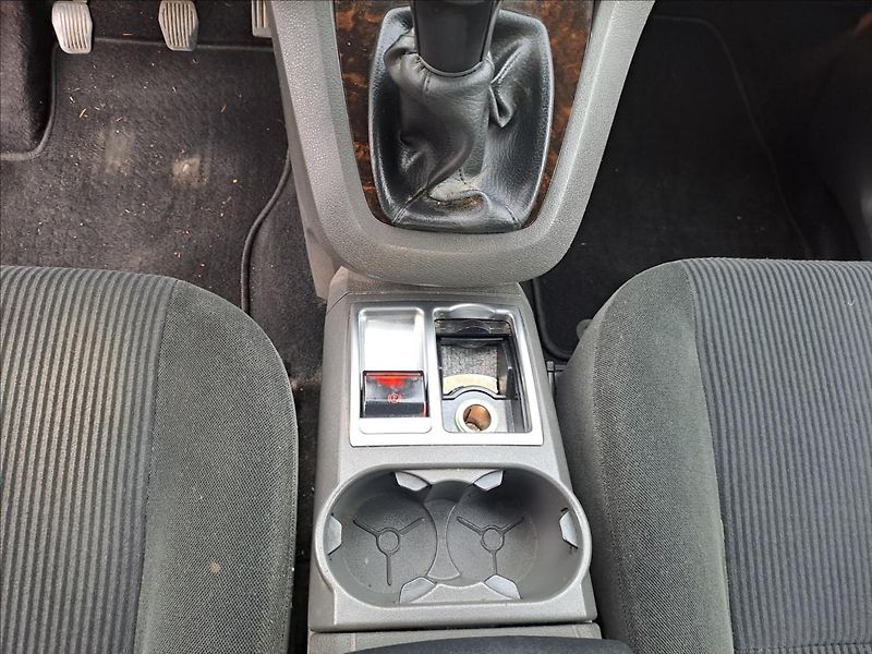 Ford C-MAX 1,6 i GHIA - fotka 13 z 14