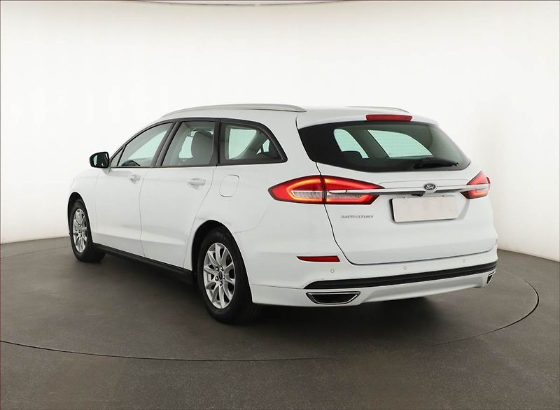 Ford Mondeo (2019) 2.0 TDCI, Automat, Navi - fotka 4 z 20