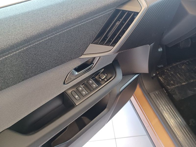 Opel Grandland (2026) Ultimate Hybrid 1,2T 145k AT - fotka 14 z 36