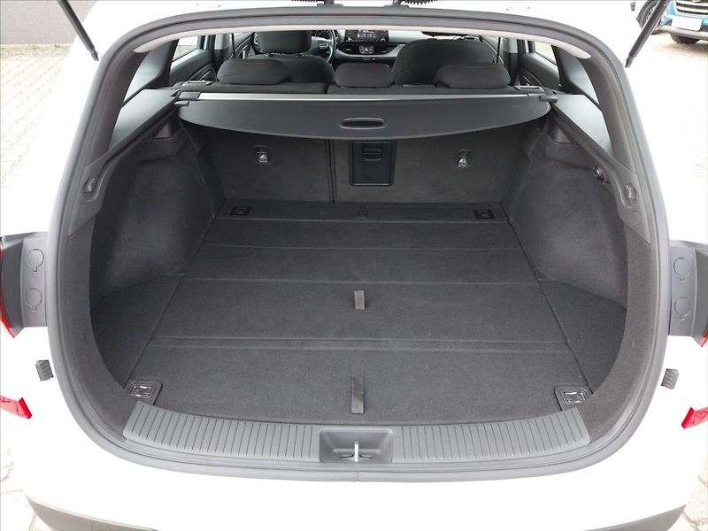 Hyundai i30 1,4   1.4T-GDi Start Plus - fotka 10 z 24