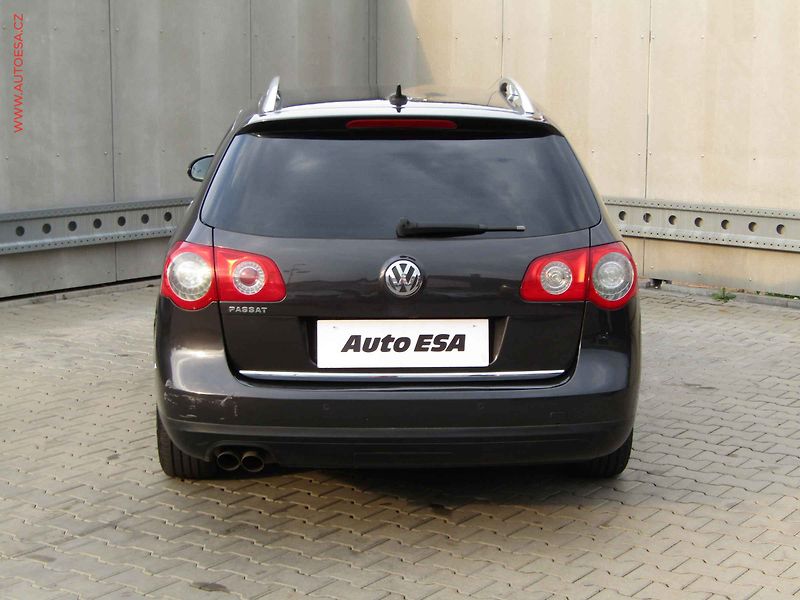 Volkswagen Passat (2010) 2.0TDi, Navigace - fotka 5 z 18