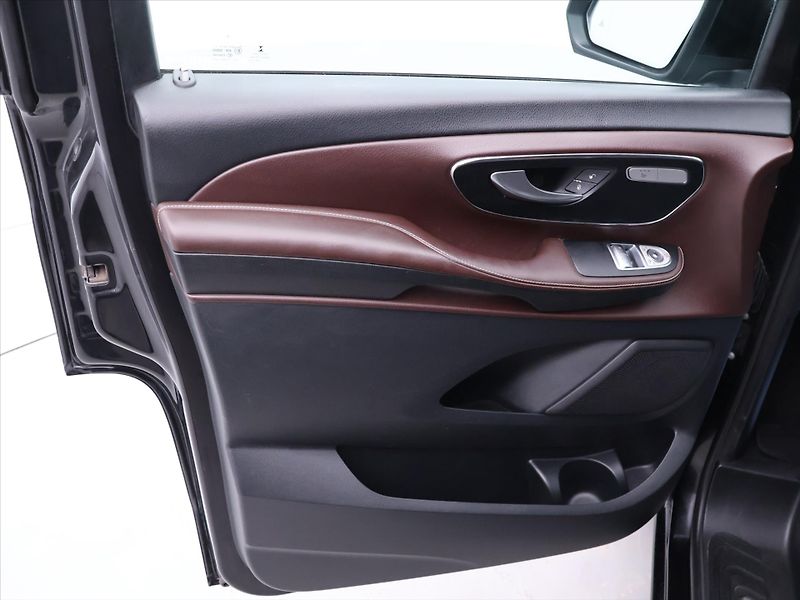 Mercedes-Benz Třídy V 2,1 220D 120kW Avantgarde CZ D - fotka 12 z 39
