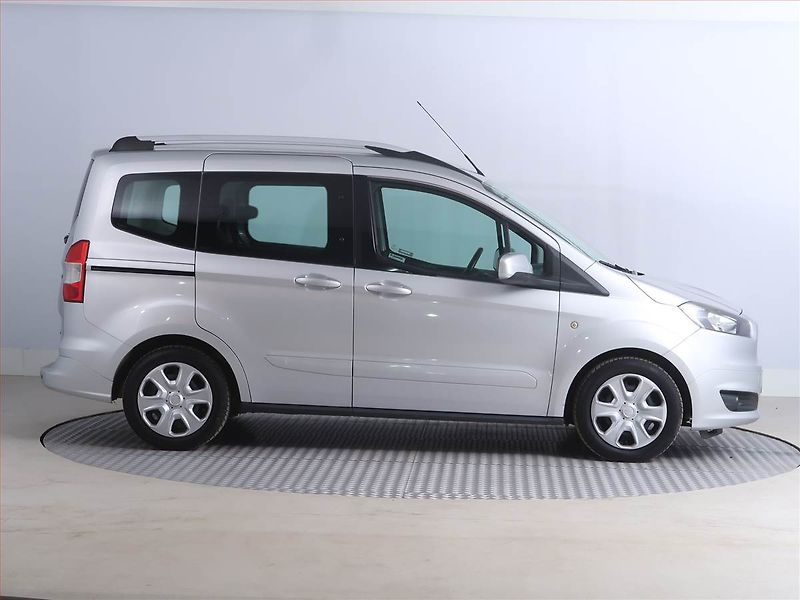 Ford Tourneo Courier (2017) Trend 1.0 EcoBoost, 5Míst, ČR - fotka 6 z 16