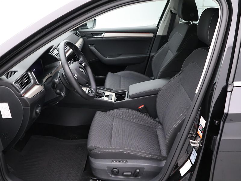 Škoda Superb 2,0 TSI 140kW Style DSG CZ DPH - fotka 9 z 28