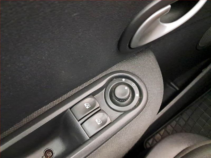 Renault Clio (2012) 1.2 16V , nová STK, pěkný stav - fotka 15 z 15