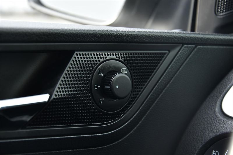 Škoda Rapid 1.0 TSI 81kW 1.MAJITEL DPH ČR - fotka 20 z 20