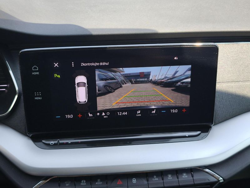 Škoda Octavia 2021 ČR 2.0 TDI DSG STYLE - fotka 16 z 31
