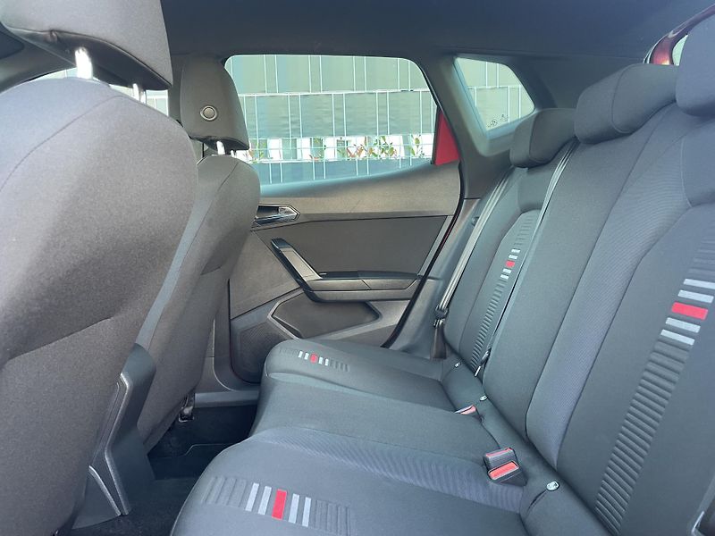 Seat Arona (2020) 1.5 TSI 110 kW FR - fotka 14 z 35