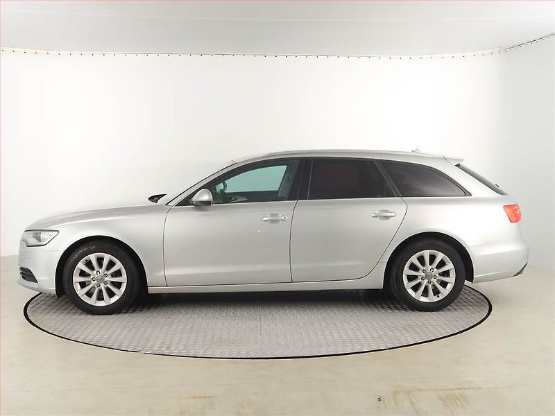 Audi A6 (2012) 3.0 TDI, Xenony, Park. senzory - fotka 3 z 18