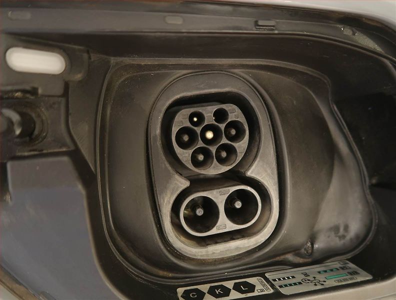 Volkswagen ID.3 (2021) Pro Perf. (62 kWh), SoH 92% - fotka 21 z 22