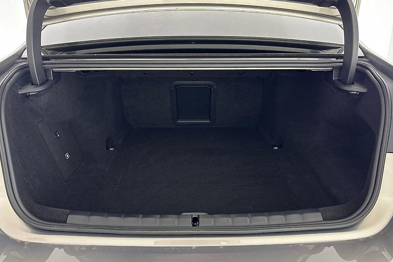 BMW i7 xDrive60 - fotka 10 z 29
