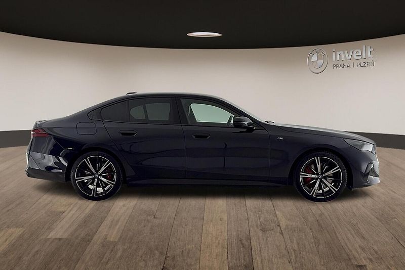 BMW Řada 5 540d xDrive Sedan - fotka 2 z 17
