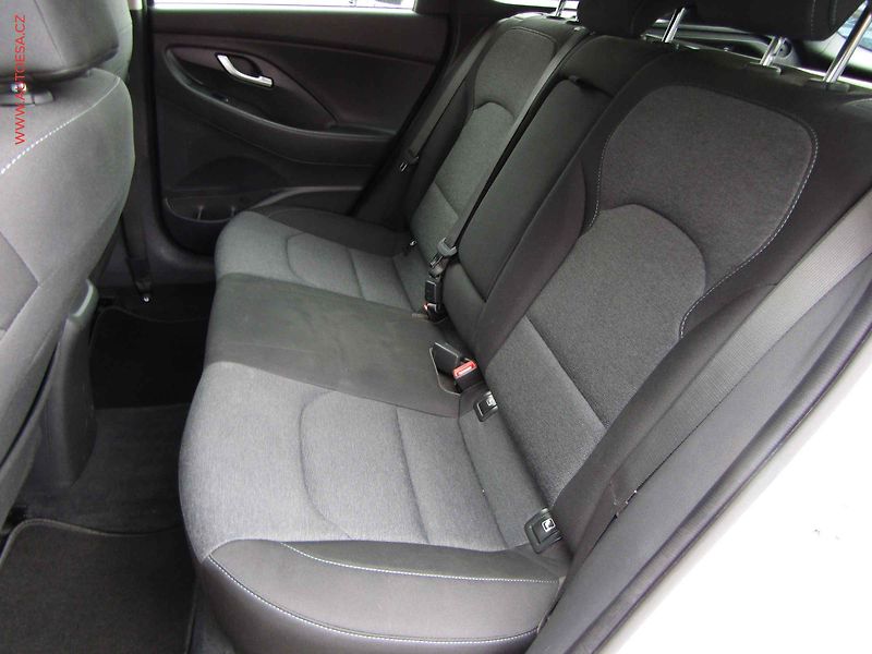 Hyundai i30 (2023) 1.0 T-GDi, 2.maj,ČR, Smart - fotka 10 z 22