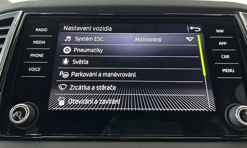 Škoda Karoq (2023) 1.5 TSI 110kW LED manuál - fotka 18 z 35