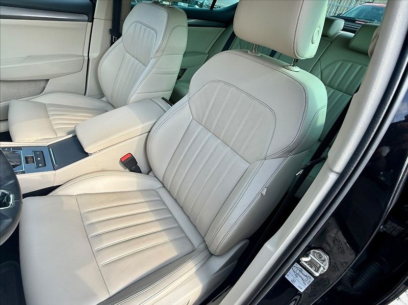 Škoda Superb 2,0 TDI STYLE 4X4 147KW WEBAST - fotka 8 z 13