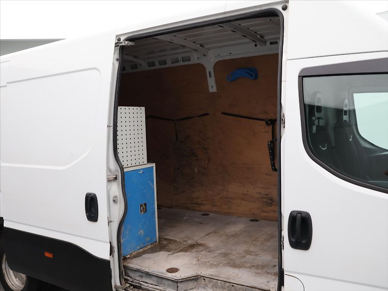 Iveco Daily 2,3 35C16 115kW L4H3 CZ DPH - fotka 13 z 25