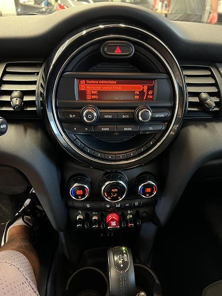 Mini Cooper 1.5T 100kW - fotka 12 z 15
