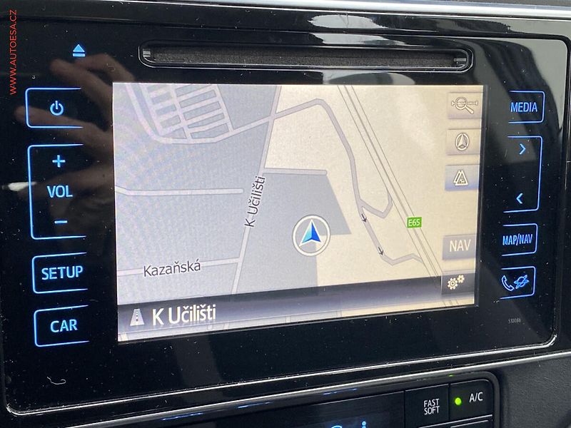 Toyota Auris (2015) 1.2T, Comfort, TZ, kamera - fotka 17 z 18