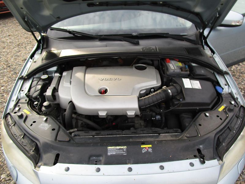 Volvo V70 2,4D-136KW - fotka 12 z 13